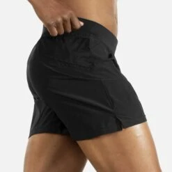 Brooks | Men's Sherpa 5" Short - Black -Dunelm Shop 211332001 M brooks sherpa5inshort modelrun