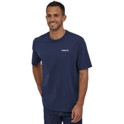 Patagonia P-6 Logo Responsibili-Tee Men Classic Navy